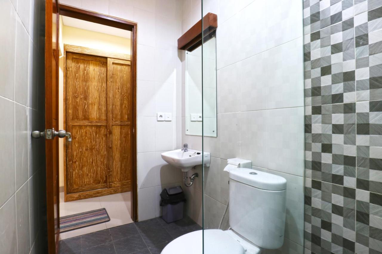 Lotus Bali Guest House Canggu  Bagian luar foto