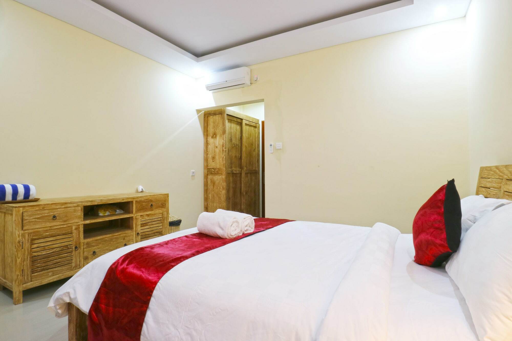 Lotus Bali Guest House Canggu  Bagian luar foto